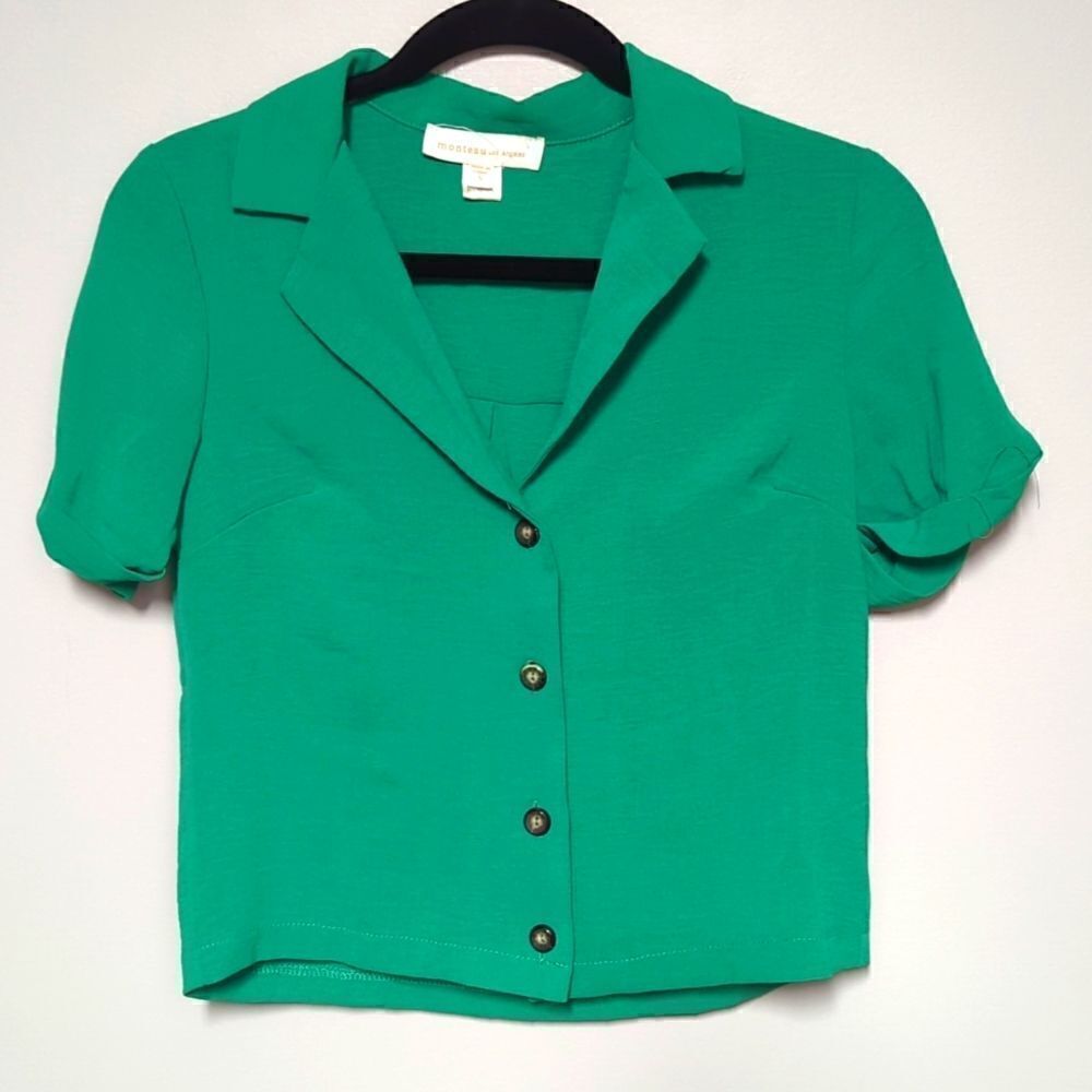 NWOT Monteau Green V Neck Button Down Blouse